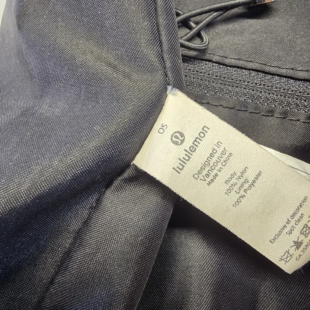 lululemon athletica small rip